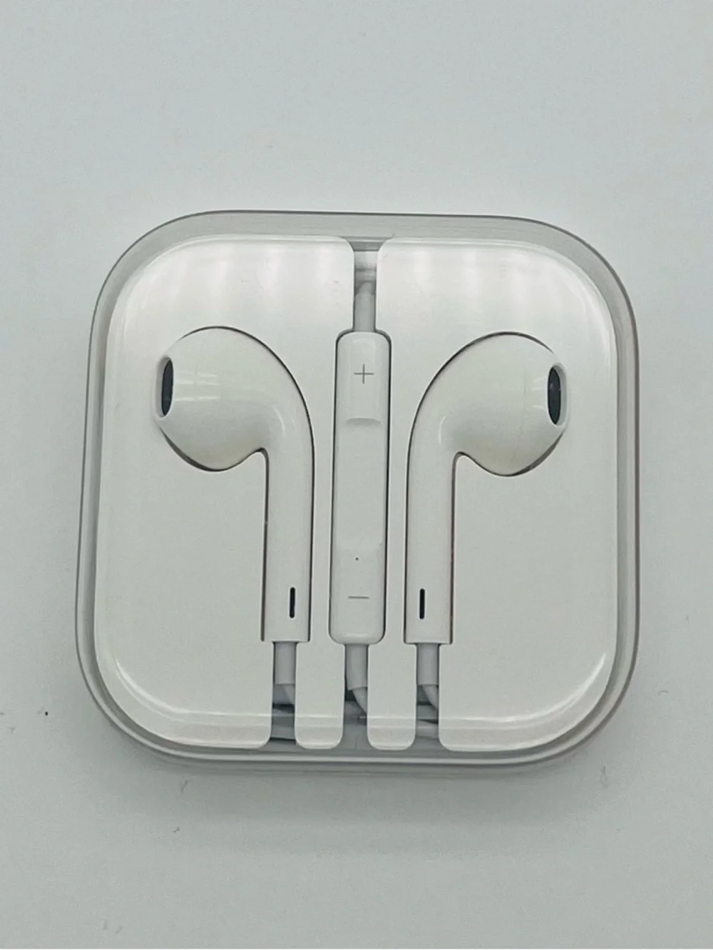 Genuine Apple Corded White Earpods Earbuds Headphones 3.5mm - Brand NEW in Case
